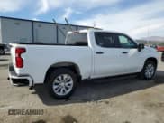 ✅ 2021 Chevrolet Silverado 1500 Custom • VIN: 3GCPWBEK0MG131739 • Lot: 76139834. Wystawiony na Copart z przebiegiem 52 588 mil. Bezpłatny archiwum sprzedaży aukcyjnych z USA i szczegółowy raport historii pojazdu na DreamBid. Zdjęcie 3.