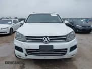 ✅ 2012 Volkswagen Touareg Lux • VIN: WVGEK9BPXCD006816 • Lot: 42289916. Listed on IAAI with 116,658 mi. Free auction sales archive from the USA and detailed vehicle history report at DreamBid. Image 12.