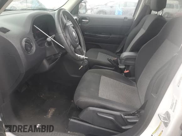 ✅ 2012 Jeep Patriot Latitude • VIN: 1C4NJRFB2CD689780 • Lot: 69363085. Listed on Copart with 86,800 mi. Free auction sales archive from the USA and detailed vehicle history report at DreamBid. Image 7.