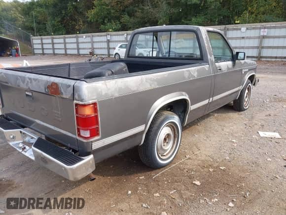 1987 Dodge Dakota с VIN 1B7GN14M2HS527489, выставлен на аукционе IAAI как лот 43258089 с пробегом 128 273 миль миль и . История ставок и продаж доступна на DreamBid. Изображение 4.