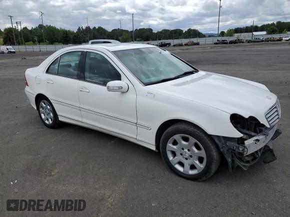 ✅ 2006 Mercedes-Benz C 280 Luxury • VIN: WDBRF54J96A913217 • Лот: 60497924. Опубликован ранее на Copart с пробегом 219 657 миль. Бесплатный доступ к архиву аукционных продаж из США и подробный отчёт об истории автомобиля на DreamBid. Изображение 4.