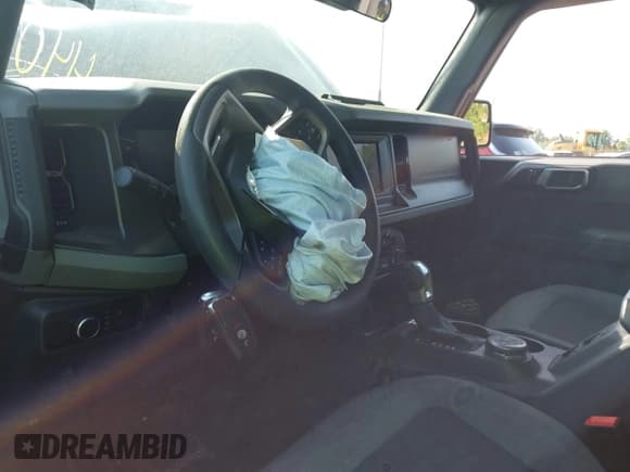 ✅ 2022 Ford Bronco • VIN: 1FMDE5BH5NLB64400 • Lot: 42919464. Wystawiony na IAAI z przebiegiem 27 360 mil. Bezpłatny archiwum sprzedaży aukcyjnych z USA i szczegółowy raport historii pojazdu na DreamBid. Zdjęcie 11.