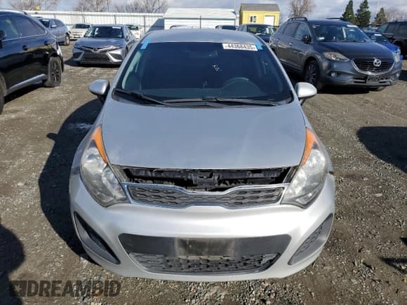 ✅ 2015 Kia Rio EX • VIN: KNADN5A32F6494101 • Лот: 44368435. Опубликован ранее на Copart с пробегом 153 503 миль. Бесплатный доступ к архиву аукционных продаж из США и подробный отчёт об истории автомобиля на DreamBid. Изображение 5.