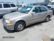 ✅ 2000 Mercedes-Benz C 230 Kompressor • VIN: WDBHA24G1YA812740 • Lot: 42655424. Wystawiony na IAAI z przebiegiem 227 815 mil. Bezpłatny archiwum sprzedaży aukcyjnych z USA i szczegółowy raport historii pojazdu na DreamBid. Zdjęcie 2.