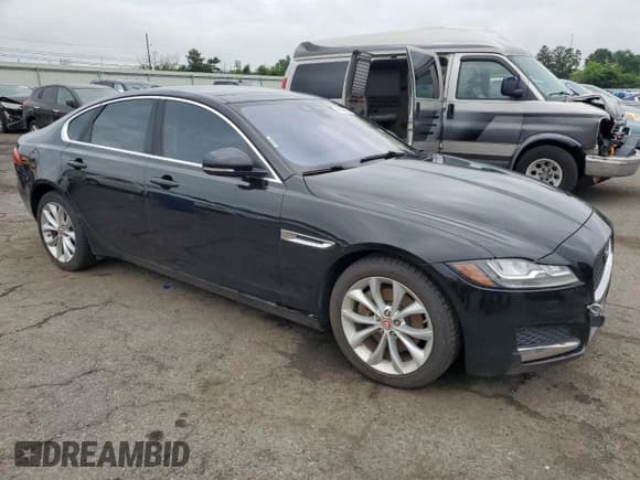 ✅ 2017 Jaguar XF • VIN: SAJBJ4BN1HCY33890 • Lot: 64069205. Wystawiony na Copart z przebiegiem 131 756 mil. Bezpłatny archiwum sprzedaży aukcyjnych z USA i szczegółowy raport historii pojazdu na DreamBid. Zdjęcie 4.