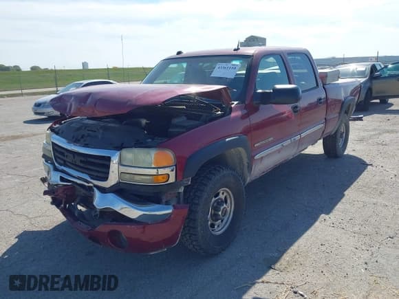 ✅ 2005 GMC Sierra 2500HD SLT • VIN: 1GTHK23U15F806683 • Lot: 43361110. Listed on IAAI with 299,090 mi. Free auction sales archive from the USA and detailed vehicle history report at DreamBid. Image 2.