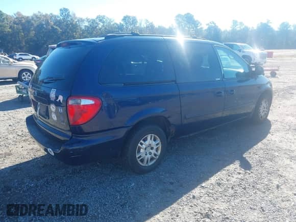 2005 Dodge Caravan SE с VIN 2D4GP24R55R298320, выставлен на аукционе IAAI как лот 43564165 с пробегом 204 494 миль миль и . История ставок и продаж доступна на DreamBid. Изображение 4.