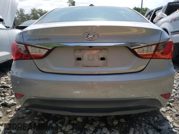 ✅ 2014 Hyundai Sonata GLS • VIN: 5NPEB4AC3EH934602 • Lot: 66324564. Listed on Copart with 137,624 mi. Free auction sales archive from the USA and detailed vehicle history report at DreamBid. Image 6.