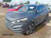 ✅ 2017 Hyundai Tucson Sport • VIN: KM8J3CA2XHU383359 • Lot: 43400826. Wystawiony na IAAI z przebiegiem 157 434 mil mil. Skorzystaj z bezpłatnego archiwum sprzedaży aukcyjnych z USA i zobacz szczegółowy raport historii pojazdu na DreamBid. Zdjęcie 17.