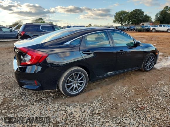 ✅ 2018 Honda Civic LX • VIN: 2HGFC2F59JH562509 • Lot: 90865295. Wystawiony na Copart z przebiegiem 121 871 mil. Bezpłatny archiwum sprzedaży aukcyjnych z USA i szczegółowy raport historii pojazdu na DreamBid. Zdjęcie 3.