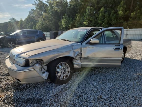 ✅ 2008 Mercury Grand Marquis GS • VIN: 2MEFM74V58X630119 • Лот: 72075465. Опубликован ранее на Copart с пробегом 96 331 миль. Бесплатный доступ к архиву аукционных продаж из США и подробный отчёт об истории автомобиля на DreamBid. Изображение 1.