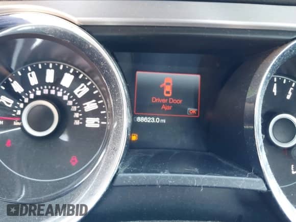 2014 Ford Mustang V6 с VIN 1ZVBP8AM2E5247130, выставлен на аукционе IAAI как лот 43260987 с пробегом 88 623 миль миль и . История ставок и продаж доступна на DreamBid. Изображение 7.