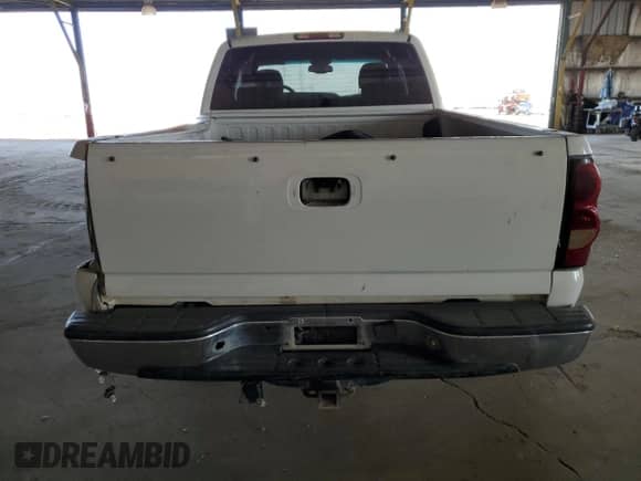 ✅ 2005 Chevrolet Silverado 1500 LS • VIN: 1GCEK19V05Z102728 • Lot: 42457325. Wystawiony na Copart z przebiegiem 313 488 mil mil. Skorzystaj z bezpłatnego archiwum sprzedaży aukcyjnych z USA i zobacz szczegółowy raport historii pojazdu na DreamBid. Zdjęcie 6.