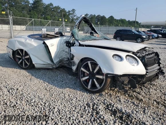 ✅ 2014 Bentley Continental GT • VIN: SCBGH3ZAXEC095230 • Lot: 59354935. Wystawiony na Copart z przebiegiem Nie podano. Bezpłatny archiwum sprzedaży aukcyjnych z USA i szczegółowy raport historii pojazdu na DreamBid. Zdjęcie 4.