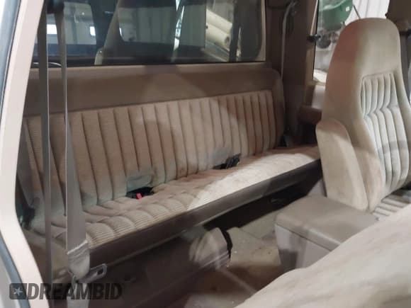 ✅ 1992 Chevrolet Silverado 1500 • VIN: 2GCEK19K0N1134500 • Лот: 41697424. Опубликован ранее на IAAI с пробегом 201 018 миль. Бесплатный доступ к архиву аукционных продаж из США и подробный отчёт об истории автомобиля на DreamBid. Изображение 8.