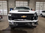 ✅ 2024 Chevrolet Silverado 2500HD Work Truck • VIN: 1GC4YLE77RF320461 • Лот: 45195255. Опубликован ранее на Copart с пробегом 19 683 миль. Бесплатный доступ к архиву аукционных продаж из США и подробный отчёт об истории автомобиля на DreamBid. Изображение 5.