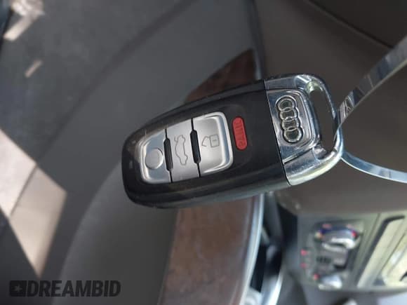 ✅ 2015 Audi Q5 Premium Plus • VIN: WA1DGAFP8FA088753 • Лот: 41983265. Опубликован ранее на IAAI с пробегом 55 077 миль. Бесплатный доступ к архиву аукционных продаж из США и подробный отчёт об истории автомобиля на DreamBid. Изображение 11.