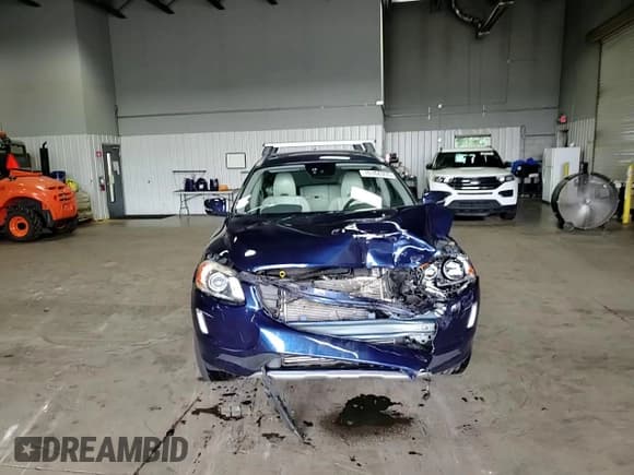 ✅ 2015 Volvo XC60 T6 Platinum • VIN: YV4902RV0F2699805 • Lot: 70168355. Listed on Copart with 114,742 mi. Free auction sales archive from the USA and detailed vehicle history report at DreamBid. Image 15.