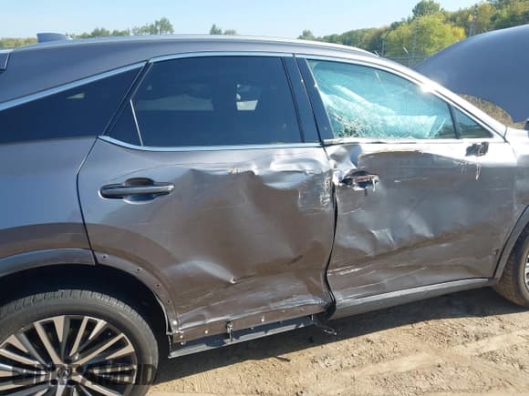 ✅ 2023 Lexus RX 350 F Sport • VIN: 2T2BAMCAXPC024822 • Lot: 43253717. Listed on IAAI with 19,200 mi. Free auction sales archive from the USA and detailed vehicle history report at DreamBid. Image 6.