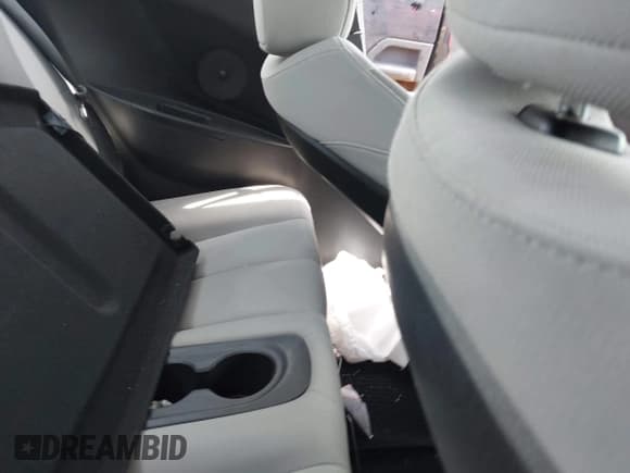 ✅ 2012 Hyundai Veloster w/Gray Int • VIN: KMHTC6AD8CU019848 • Lot: 42392772. Wystawiony na IAAI z przebiegiem 118 463 mil. Bezpłatny archiwum sprzedaży aukcyjnych z USA i szczegółowy raport historii pojazdu na DreamBid. Zdjęcie 8.