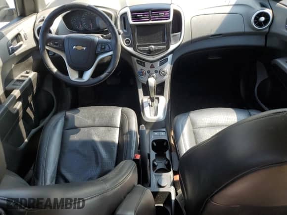 2018 Chevrolet Sonic Premier z VIN 1G1JF5SB6J4135789, wystawiony jako Copart lot #68529724 z przebiegiem 80 296 mil mil oraz Szkoda całkowita • Salvage title. Historia ofert i sprzedaży dostępna na DreamBid. Obrazek 8.