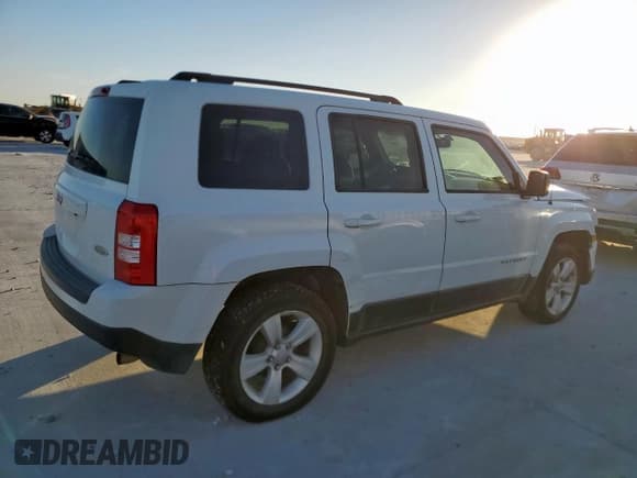 ✅ 2016 Jeep Patriot Latitude • VIN: 1C4NJPFA6GD682056 • Lot: 91653785. Listed on Copart with 126,625 mi. Free auction sales archive from the USA and detailed vehicle history report at DreamBid. Image 3.
