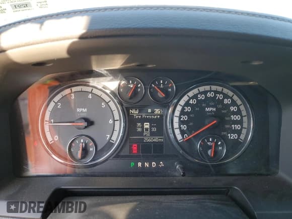 ✅ 2010 Dodge 1500 ST • VIN: 1D7RV1CT3AS260442 • Lot: 42816435. Wystawiony na Copart z przebiegiem 256 040 mil. Bezpłatny archiwum sprzedaży aukcyjnych z USA i szczegółowy raport historii pojazdu na DreamBid. Zdjęcie 9.