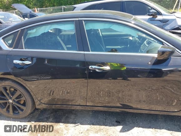 ✅ 2017 Nissan Altima SL • VIN: 1N4AL3AP4HC218516 • Lot: 42198623. Listed on IAAI with 86,084 mi. Free auction sales archive from the USA and detailed vehicle history report at DreamBid. Image 12.