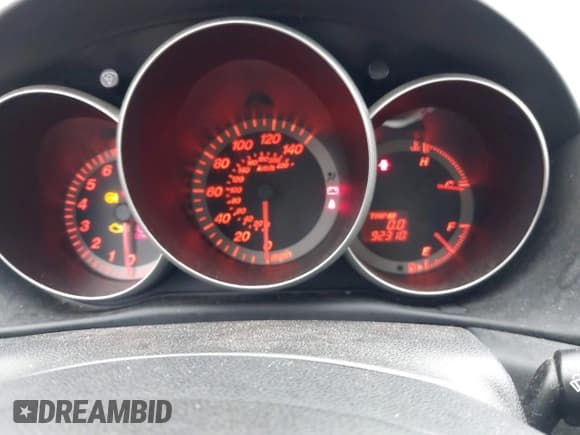 ✅ 2007 Mazda 3 S Sport • VIN: JM1BK143X71610912 • Lot: 43807875. Wystawiony na IAAI z przebiegiem 92 310 mil. Bezpłatny archiwum sprzedaży aukcyjnych z USA i szczegółowy raport historii pojazdu na DreamBid. Zdjęcie 7.