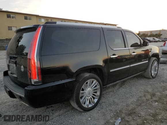 ✅ 2013 Cadillac Escalade ESV Platinum Edition • VIN: 1GYS3KEF2DR120385 • Лот: 81648414. Опубликован ранее на Copart с пробегом 142 685 миль. Бесплатный доступ к архиву аукционных продаж из США и подробный отчёт об истории автомобиля на DreamBid. Изображение 3.