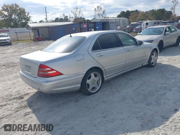 ✅ 2000 Mercedes-Benz S 320/430/500 • VIN: WDBNG75J2YA096648 • Lot: 43730088. Listed on IAAI with Not provided. Free auction sales archive from the USA and detailed vehicle history report at DreamBid. Image 4.