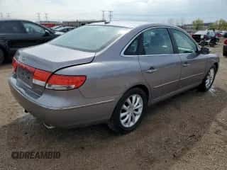 2007 Hyundai Azera SE с VIN KMHFC46F77A235046, выставлен на аукционе Copart как лот 54210305 с пробегом 190 250 миль миль и Списание • Salvage title. История ставок и продаж доступна на DreamBid. Изображение 3.