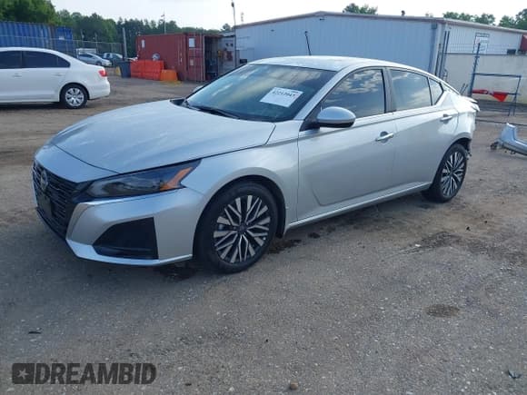 ✅ 2024 Nissan Altima SV • VIN: 1N4BL4DV5RN410084 • Lot: 42212043. Listed on IAAI with 26,119 mi. Free auction sales archive from the USA and detailed vehicle history report at DreamBid. Image 19.