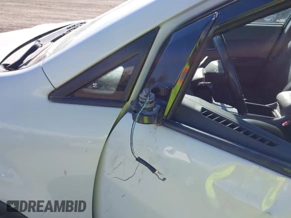 ✅ 2006 Subaru Tribeca Limited • VIN: 4S4WX82C664400881 • Lot: 43703932. Wystawiony na IAAI z przebiegiem 210 851 mil. Bezpłatny archiwum sprzedaży aukcyjnych z USA i szczegółowy raport historii pojazdu na DreamBid. Zdjęcie 6.