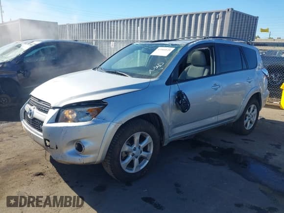 ✅ 2009 Toyota RAV4 Limited • VIN: JTMBK31V09D009267 • Лот: 43560520. Опубликован ранее на IAAI с пробегом 239 374 миль. Бесплатный доступ к архиву аукционных продаж из США и подробный отчёт об истории автомобиля на DreamBid. Изображение 2.