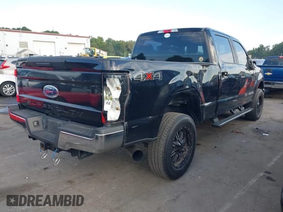 ✅ 2017 Ford F-250 Lariat • VIN: 1FT7W2BTXHEC59710 • Lot: 43242593. Wystawiony na IAAI z przebiegiem 142 627 mil. Bezpłatny archiwum sprzedaży aukcyjnych z USA i szczegółowy raport historii pojazdu na DreamBid. Zdjęcie 4.