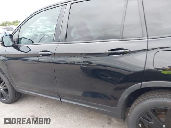 ✅ 2020 Honda Passport Sport • VIN: 5FNYF8H29LB012580 • Lot: 43028558. Listed on IAAI with 46,674 mi. Free auction sales archive from the USA and detailed vehicle history report at DreamBid. Image 14.