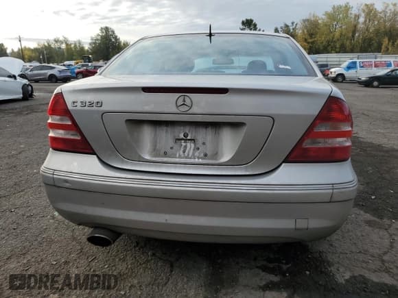 ✅ 2005 Mercedes-Benz C 320 • VIN: WDBRF64J65F560345 • Lot: 82729345. Listed on Copart with 136,885 mi. Free auction sales archive from the USA and detailed vehicle history report at DreamBid. Image 6.