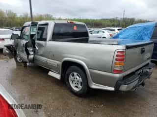 ✅ 1999 Chevrolet Silverado 1500 LS • VIN: 2GCEC19TXX1130074 • Lot: 47924044. Wystawiony na Copart z przebiegiem 293 994 mil mil. Skorzystaj z bezpłatnego archiwum sprzedaży aukcyjnych z USA i zobacz szczegółowy raport historii pojazdu na DreamBid. Zdjęcie 2.