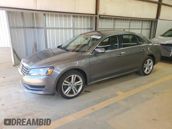 ✅ 2014 Volkswagen Passat SE • VIN: 1VWBN7A39EC061748 • Lot: 87389435. Listed on Copart with 177,781 mi. Free auction sales archive from the USA and detailed vehicle history report at DreamBid. Image 1.