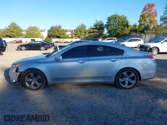 ✅ 2014 Acura TL Technology • VIN: 19UUA9E5XEA002526 • Lot: 43460168. Listed on IAAI with 98,679 mi. Free auction sales archive from the USA and detailed vehicle history report at DreamBid. Image 14.