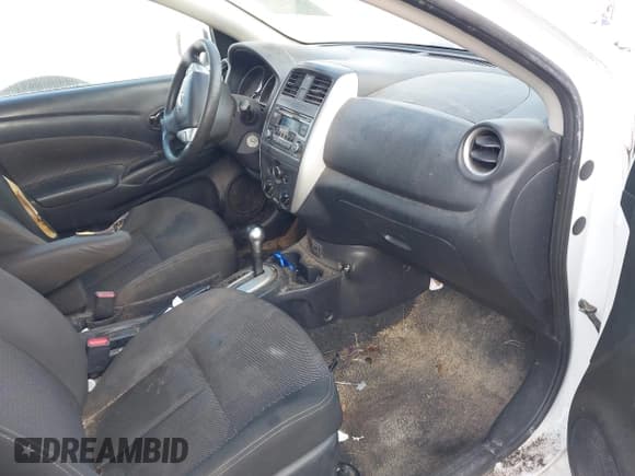 ✅ 2018 Nissan Versa SV • VIN: 3N1CN7AP3JL819904 • Lot: 43336378. Listed on IAAI with 186,339 mi. Free auction sales archive from the USA and detailed vehicle history report at DreamBid. Image 5.