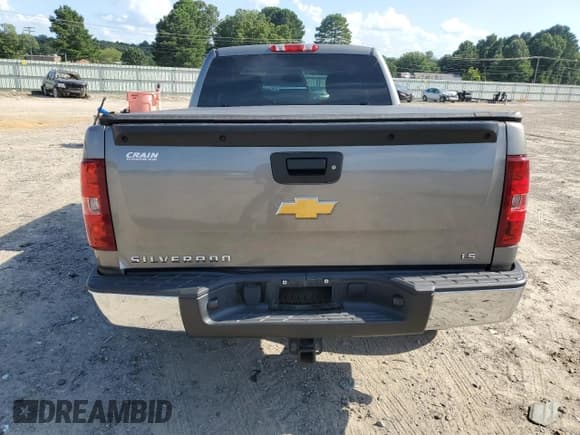 ✅ 2013 Chevrolet Silverado 1500 LS • VIN: 1GCRCREA2DZ104141 • Lot: 65548084. Listed on Copart with 110,755 mi. Free auction sales archive from the USA and detailed vehicle history report at DreamBid. Image 6.