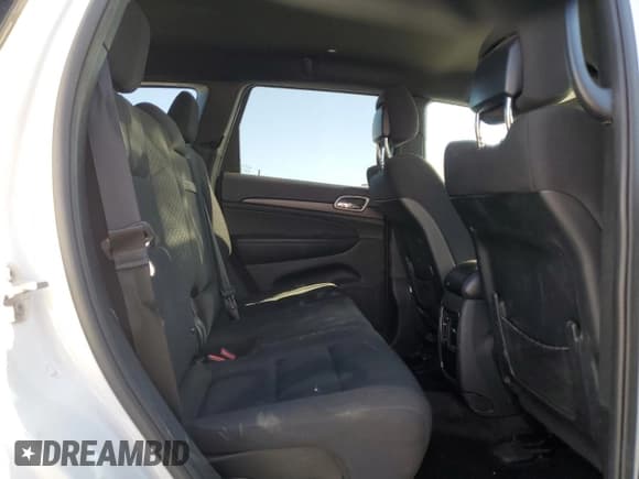 ✅ 2018 Jeep Grand Cherokee Laredo E • VIN: 1C4RJEAG9JC412298 • Лот: 86164995. Опубликован ранее на Copart с пробегом 149 285 миль. Бесплатный доступ к архиву аукционных продаж из США и подробный отчёт об истории автомобиля на DreamBid. Изображение 11.