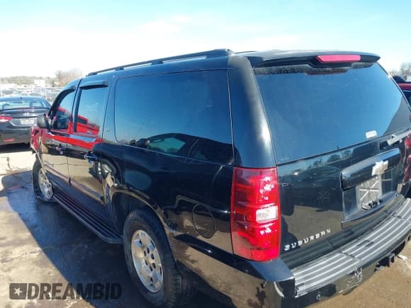 ✅ 2008 Chevrolet Suburban 3LT • VIN: 3GNFC16058G192836 • Lot: 41474966. Listed on IAAI with 116,772 mi. Free auction sales archive from the USA and detailed vehicle history report at DreamBid. Image 3.