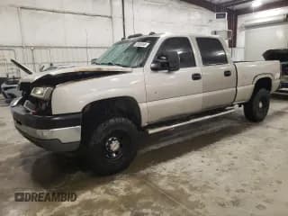 ✅ 2003 Chevrolet Silverado 2500HD LS • VIN: 1GCHK23133F156046 • Lot: 85006365. Wystawiony na Copart z przebiegiem Nie podano. Bezpłatny archiwum sprzedaży aukcyjnych z USA i szczegółowy raport historii pojazdu na DreamBid. Zdjęcie 1.