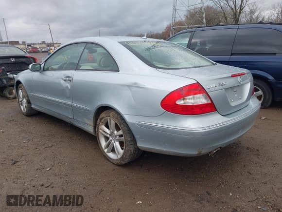 ✅ 2007 Mercedes-Benz CLK 350 • VIN: WDBTJ56H47F232885 • Лот: 41727215. Опубликован ранее на IAAI с пробегом 146 766 миль. Бесплатный доступ к архиву аукционных продаж из США и подробный отчёт об истории автомобиля на DreamBid. Изображение 3.