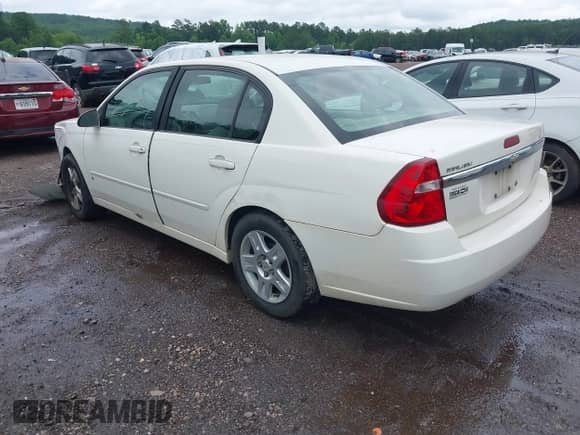 2007 Chevrolet Malibu 1LT z VIN 1G1ZT58F97F240636, wystawiony jako IAAI lot #42384189 z przebiegiem 229 697 mil mil oraz . Historia ofert i sprzedaży dostępna na DreamBid. Obrazek 3.