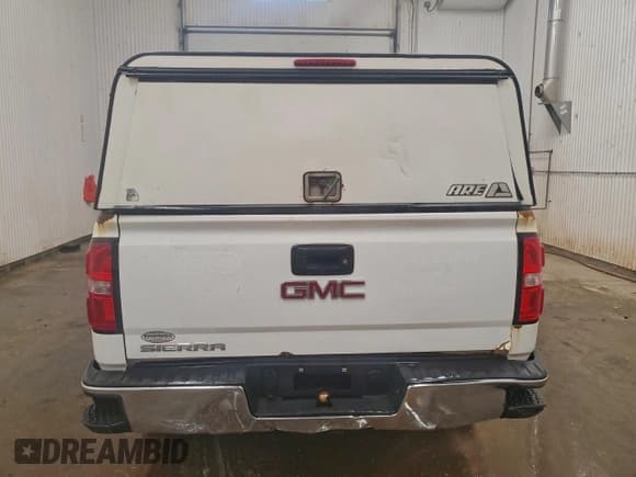 ✅ 2017 GMC Sierra 1500 • VIN: 1GTR1LEC0HZ378786 • Lot: 93258165. Wystawiony na Copart z przebiegiem 317 481 mil. Bezpłatny archiwum sprzedaży aukcyjnych z USA i szczegółowy raport historii pojazdu na DreamBid. Zdjęcie 6.