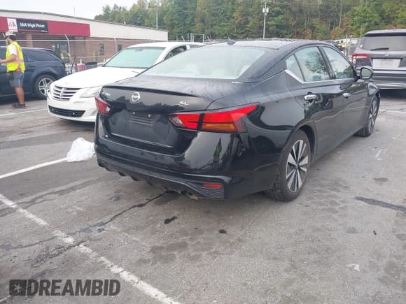 ✅ 2020 Nissan Altima SL • VIN: 1N4BL4EV3LC234279 • Lot: 43183586. Wystawiony na IAAI z przebiegiem 116 711 mil. Bezpłatny archiwum sprzedaży aukcyjnych z USA i szczegółowy raport historii pojazdu na DreamBid. Zdjęcie 4.